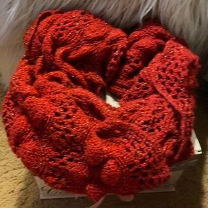 Red tunnel scarf 🧣